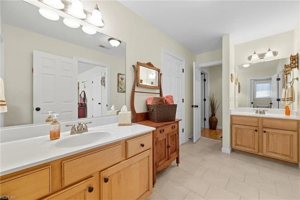 Smithfield, Virginia 23430, United States, 5 Bedrooms Bedrooms, ,4 BathroomsBathrooms,Residential,Active,216613