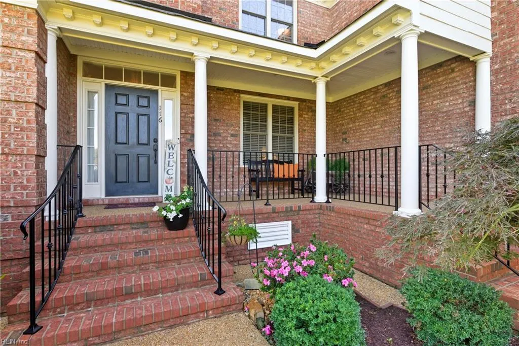 Smithfield, Virginia 23430, United States, 5 Bedrooms Bedrooms, ,4 BathroomsBathrooms,Residential,Active,216613