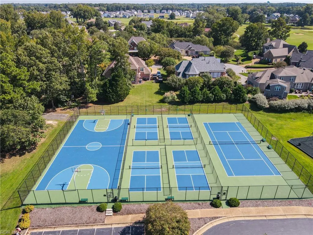 Smithfield, Virginia 23430, United States, 5 Bedrooms Bedrooms, ,4 BathroomsBathrooms,Residential,Active,216613