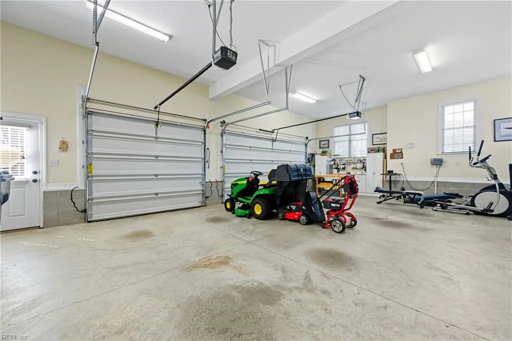 Smithfield, Virginia 23430, United States, 5 Bedrooms Bedrooms, ,4 BathroomsBathrooms,Residential,Active,216613