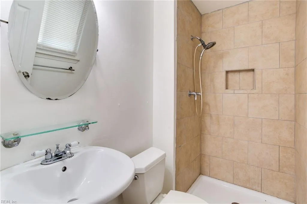 Virginia Beach, Virginia 23462, United States, 3 Bedrooms Bedrooms, ,2 BathroomsBathrooms,Residential,Active,26635