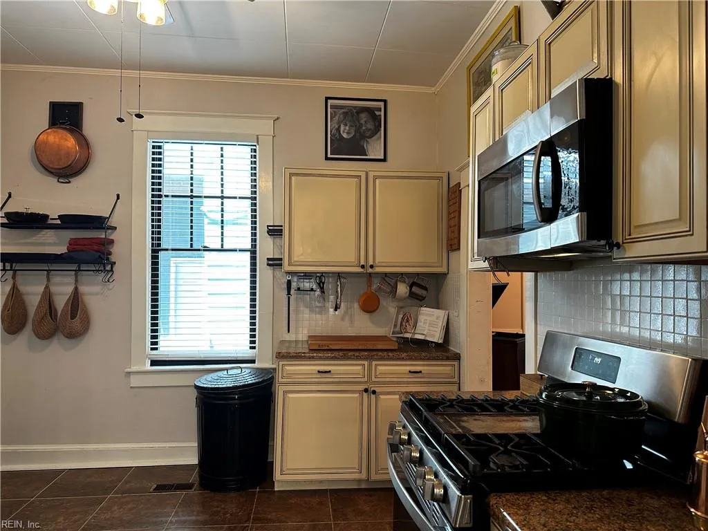 Portsmouth, Virginia 23704, United States, 3 Bedrooms Bedrooms, ,2 BathroomsBathrooms,Residential,Active,214930