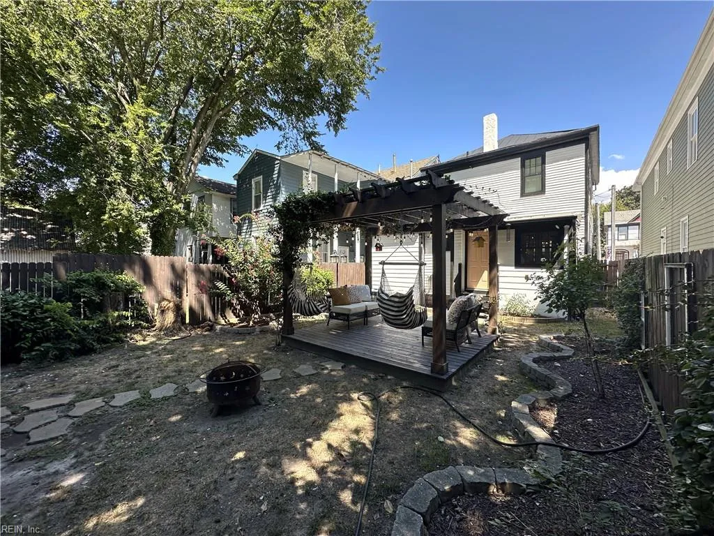 Portsmouth, Virginia 23704, United States, 3 Bedrooms Bedrooms, ,2 BathroomsBathrooms,Residential,Active,214930