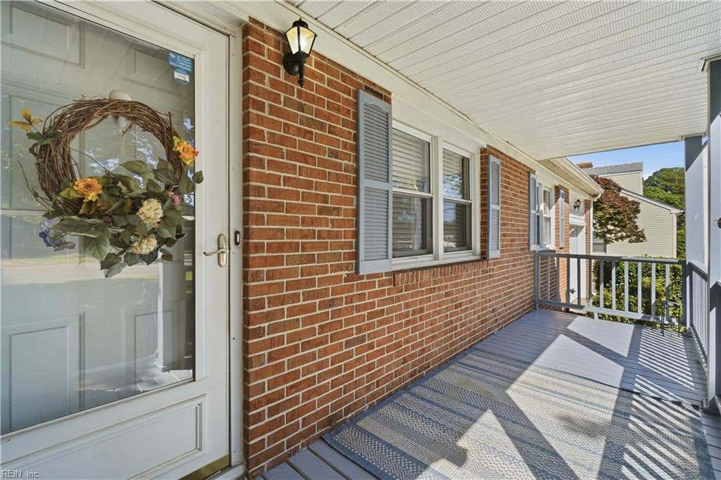 Photo of 4710 Hatton Point Road, Portsmouth, VA 23703 (MLS # 10650189)