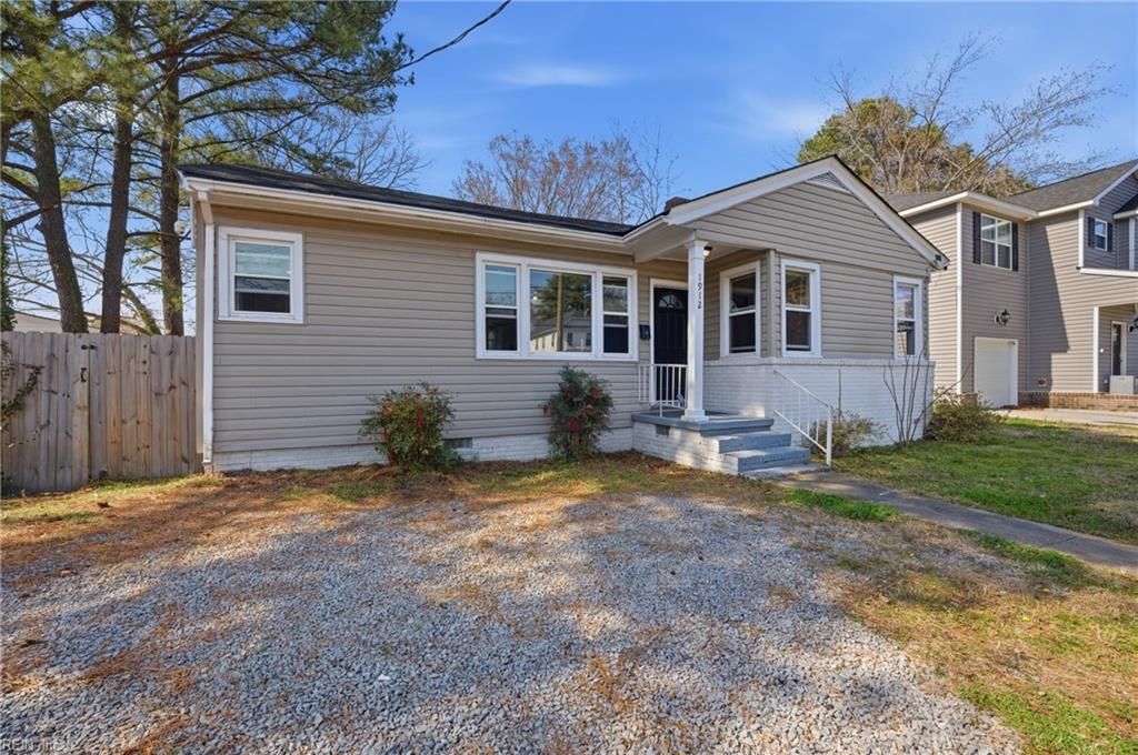 Photo of 1912 Deep Creek Boulevard, Portsmouth, VA 23704 (MLS # 10623389)