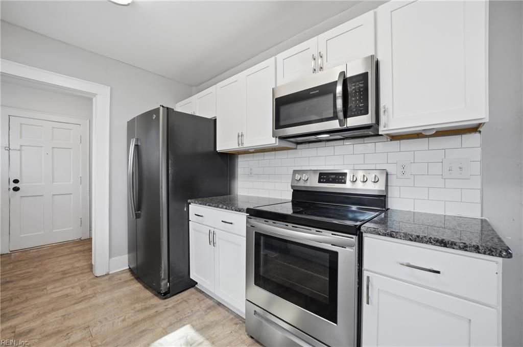 Photo of 1912 Deep Creek Boulevard, Portsmouth, VA 23704 (MLS # 10623389)