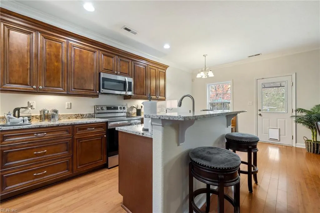 Norfolk, Virginia 23513, United States, 3 Bedrooms Bedrooms, ,3 BathroomsBathrooms,Residential,Pending,89131