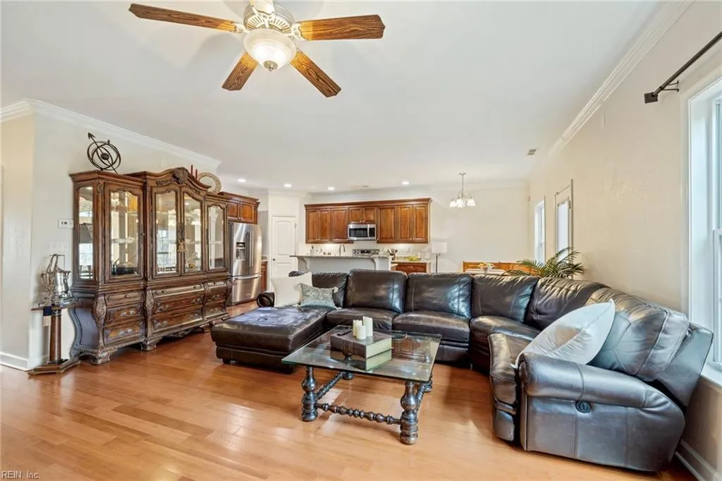 Norfolk, Virginia 23513, United States, 3 Bedrooms Bedrooms, ,3 BathroomsBathrooms,Residential,Pending,89131