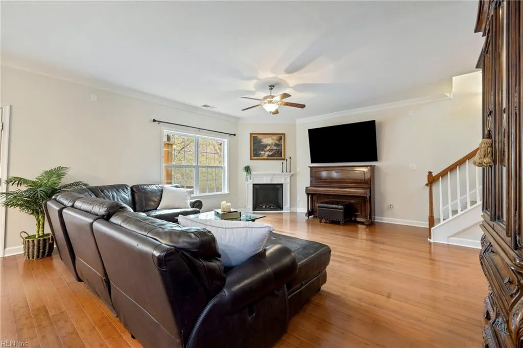 Norfolk, Virginia 23513, United States, 3 Bedrooms Bedrooms, ,3 BathroomsBathrooms,Residential,Pending,89131