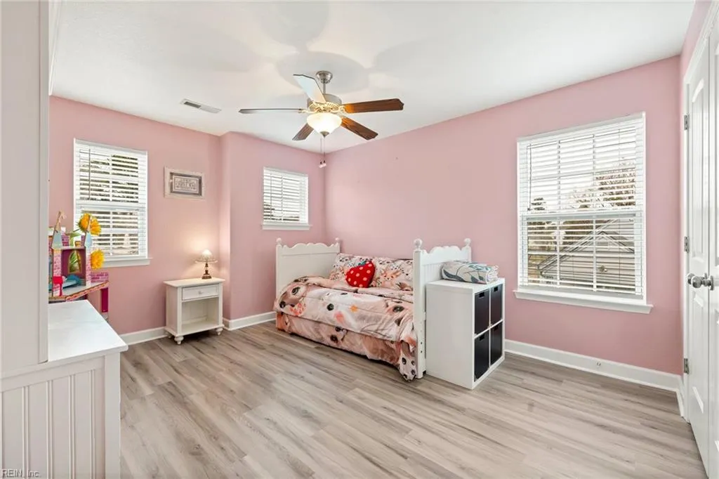 Norfolk, Virginia 23513, United States, 3 Bedrooms Bedrooms, ,3 BathroomsBathrooms,Residential,Pending,89131