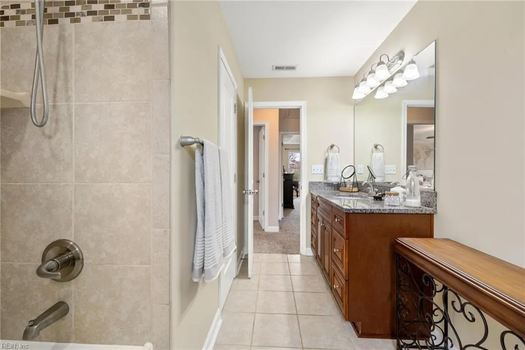 Norfolk, Virginia 23513, United States, 3 Bedrooms Bedrooms, ,3 BathroomsBathrooms,Residential,Pending,89131