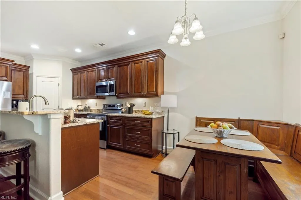 Norfolk, Virginia 23513, United States, 3 Bedrooms Bedrooms, ,3 BathroomsBathrooms,Residential,Pending,89131