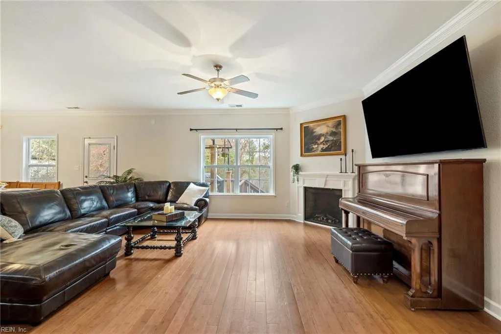 Norfolk, Virginia 23513, United States, 3 Bedrooms Bedrooms, ,3 BathroomsBathrooms,Residential,Pending,89131