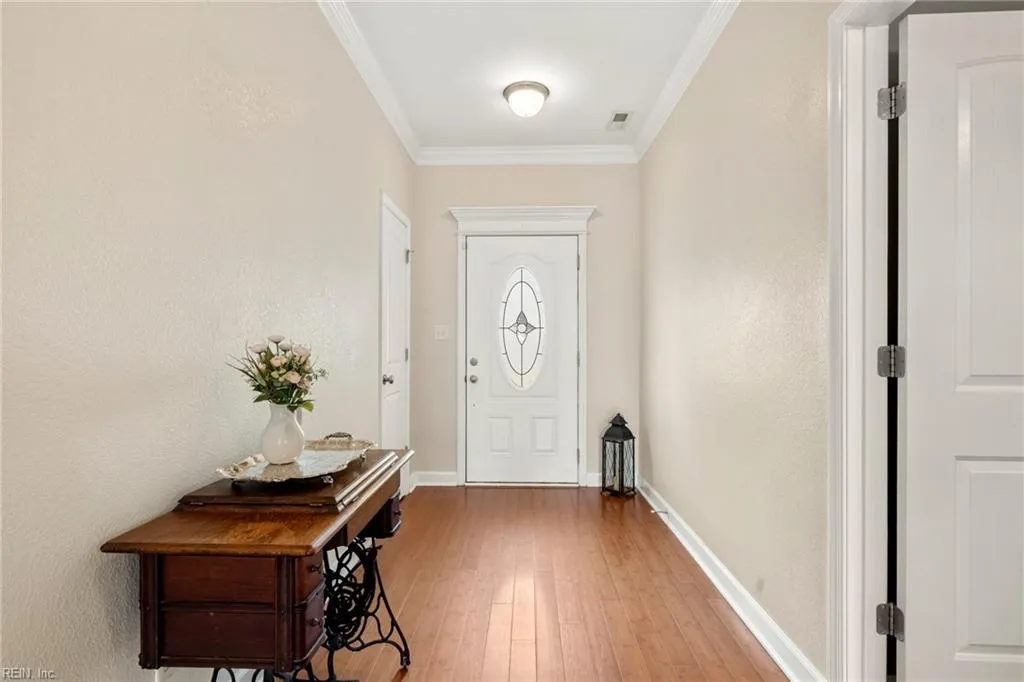 Norfolk, Virginia 23513, United States, 3 Bedrooms Bedrooms, ,3 BathroomsBathrooms,Residential,Pending,89131