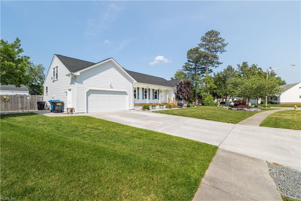2284 Rockingchair LN
