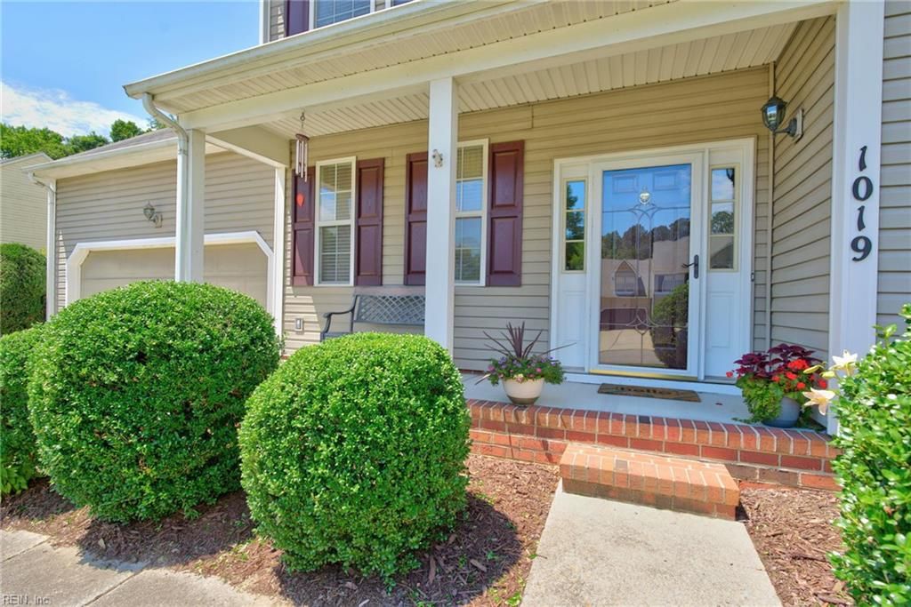 Photo of 1019 English Oak Drive, Suffolk, VA 23434 (MLS # 10639672)