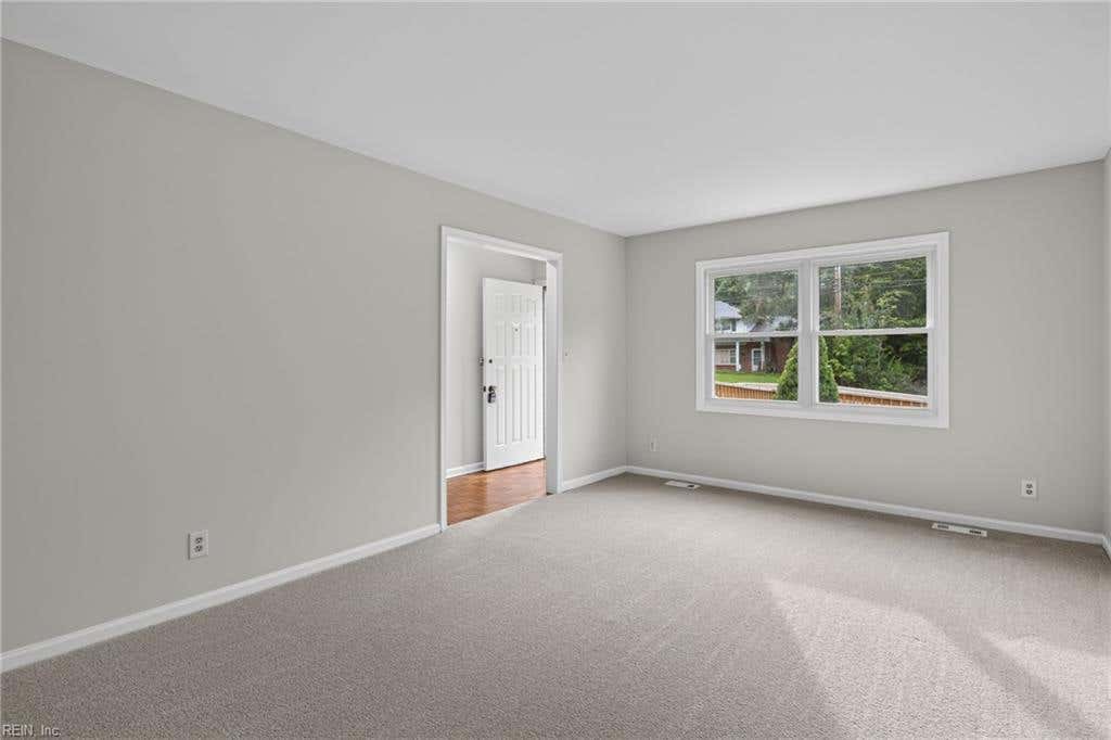 Photo of 134 Tuckahoe Drive, Newport News, VA 23606 (MLS # 10648181)