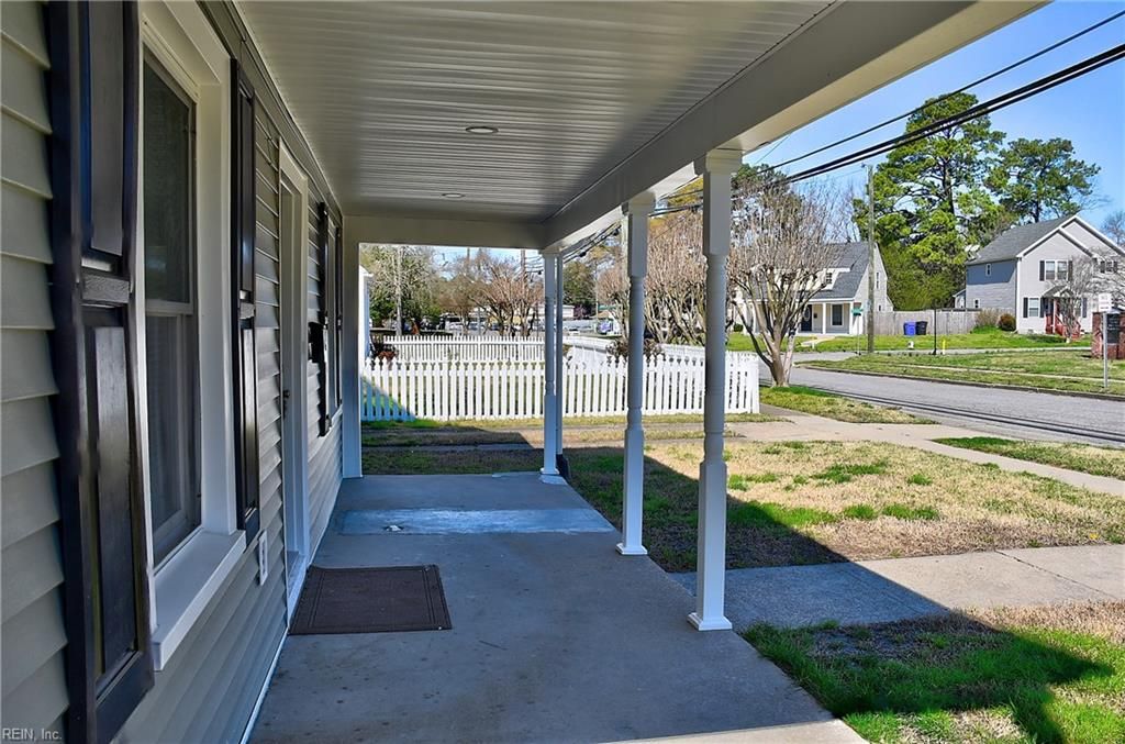 Photo of 18 Bainbridge Avenue, Portsmouth, VA 23702 (MLS # 10626365)