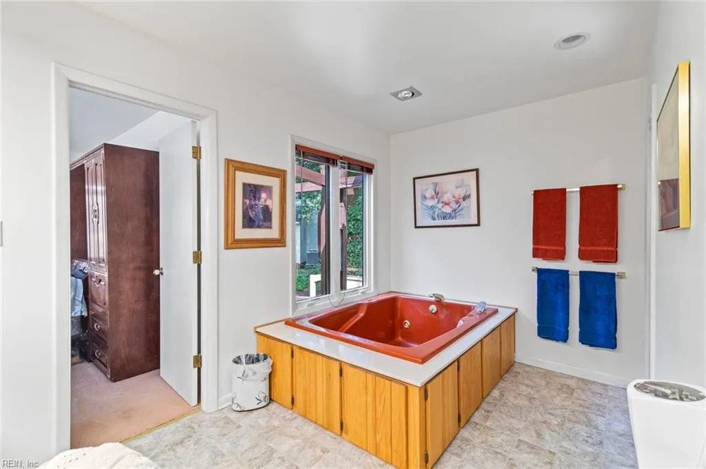 Hampton, Virginia 23669, United States, 5 Bedrooms Bedrooms, ,3 BathroomsBathrooms,Residential,Active,180951