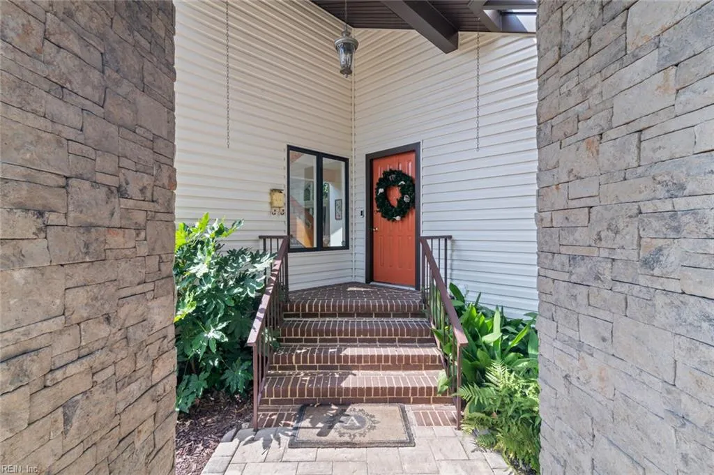 Hampton, Virginia 23669, United States, 5 Bedrooms Bedrooms, ,3 BathroomsBathrooms,Residential,Active,180951