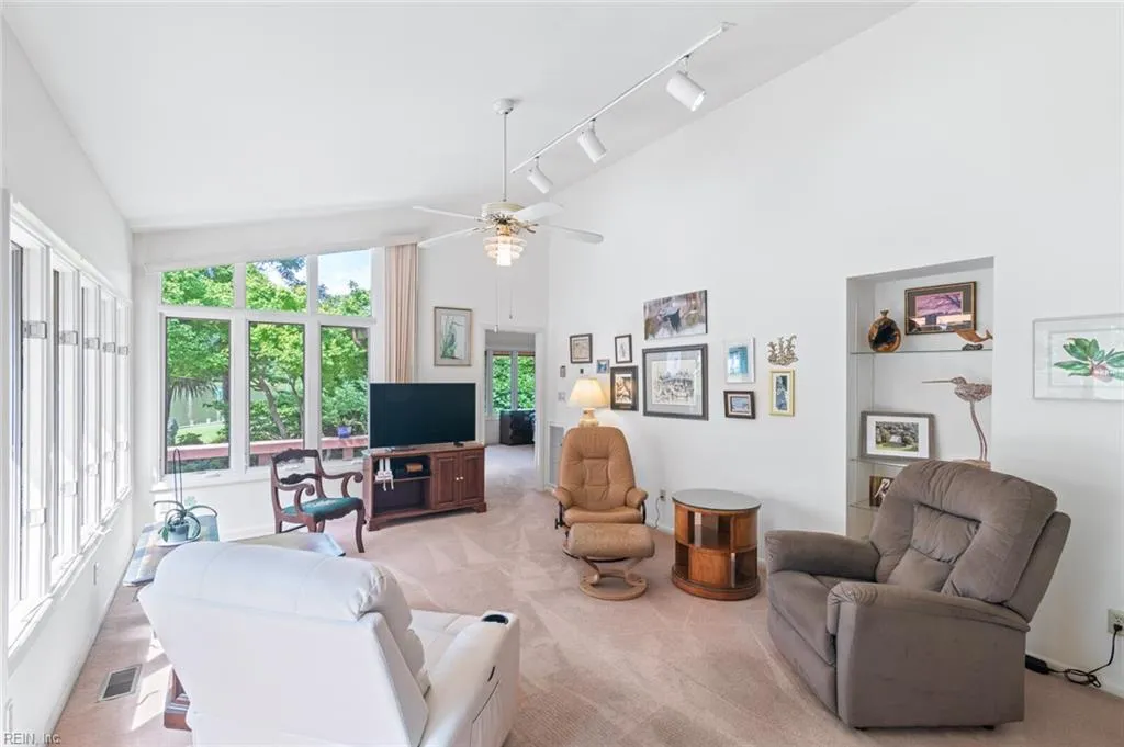 Hampton, Virginia 23669, United States, 5 Bedrooms Bedrooms, ,3 BathroomsBathrooms,Residential,Active,180951