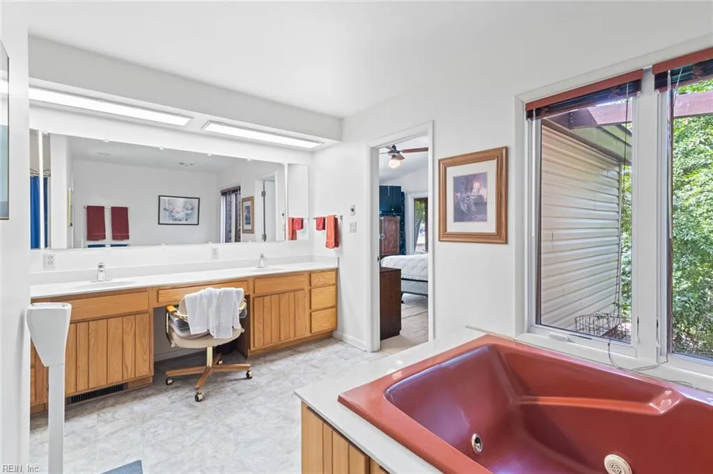 Hampton, Virginia 23669, United States, 5 Bedrooms Bedrooms, ,3 BathroomsBathrooms,Residential,Active,180951