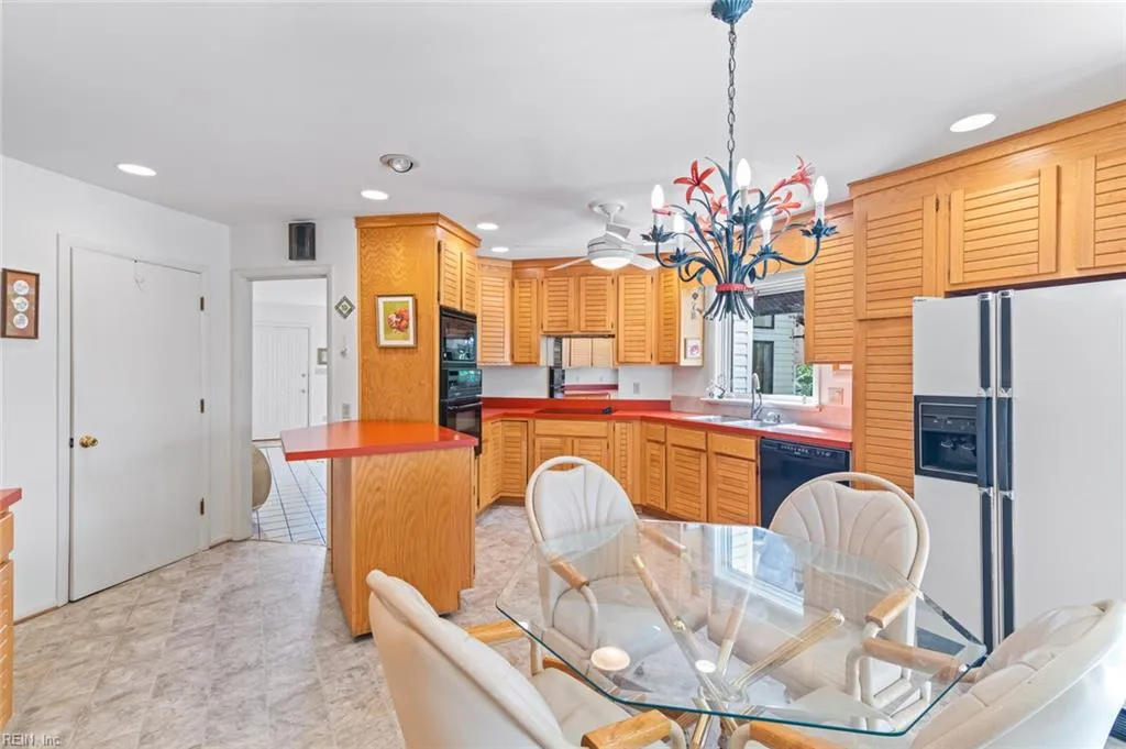 Hampton, Virginia 23669, United States, 5 Bedrooms Bedrooms, ,3 BathroomsBathrooms,Residential,Active,180951