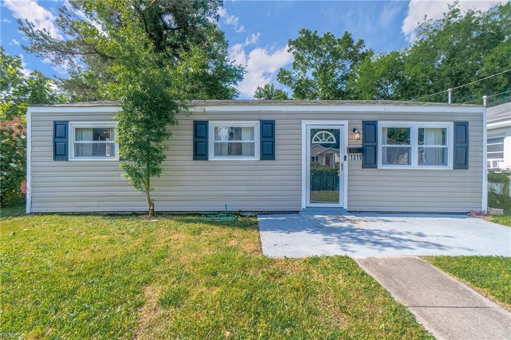 Photo of 1319 W 41st Street, Norfolk, VA 23508 (MLS # 10612801)