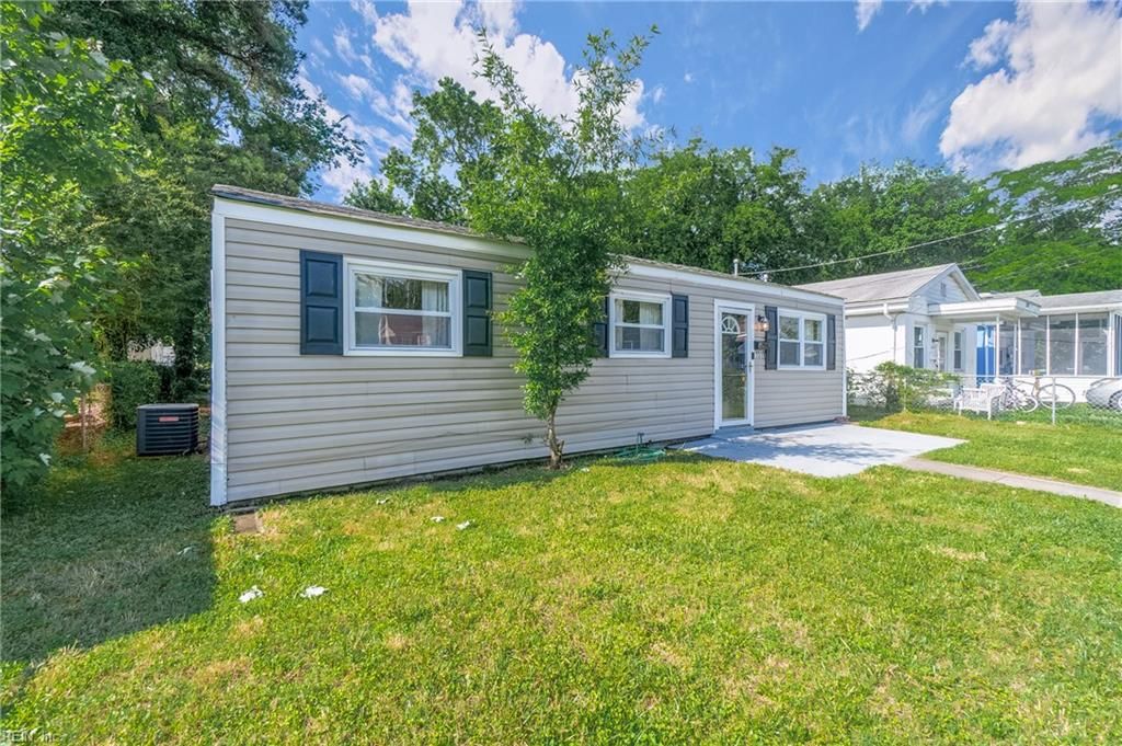 Photo of 1319 W 41st Street, Norfolk, VA 23508 (MLS # 10612801)