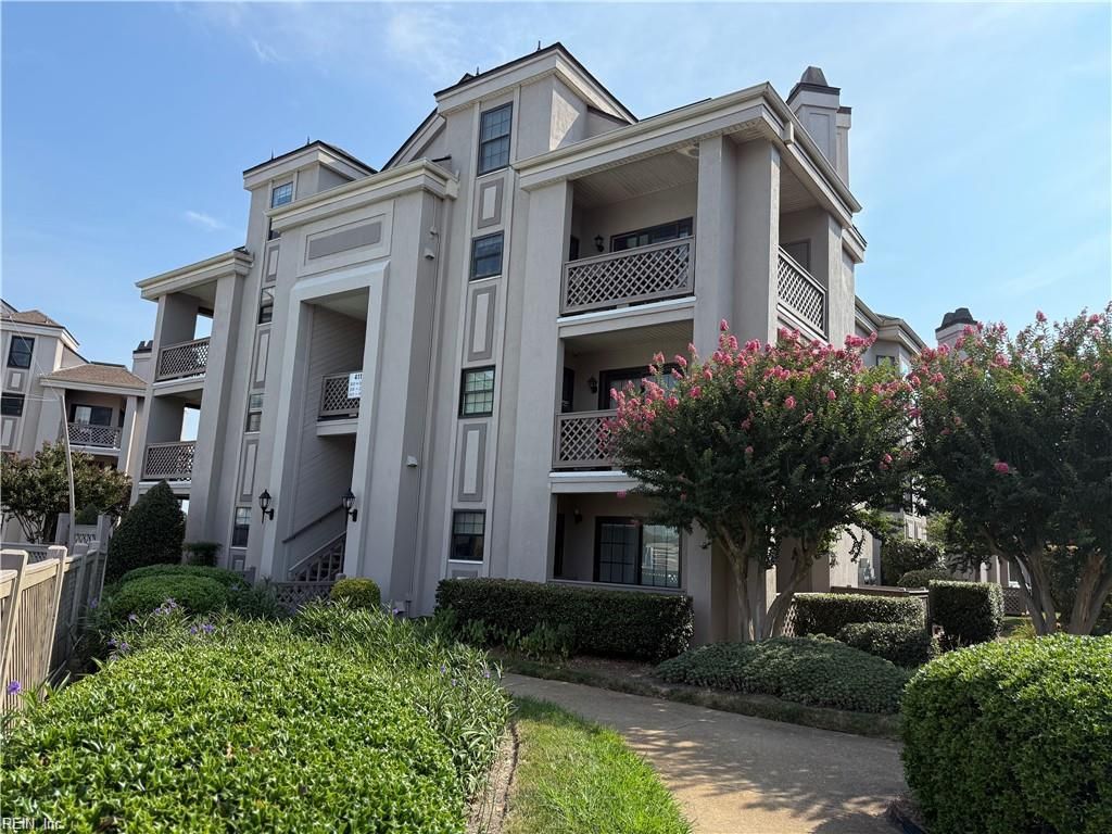 Photo of 411 Harbour Point #102, Virginia Beach, VA 23451 (MLS # 10644246)