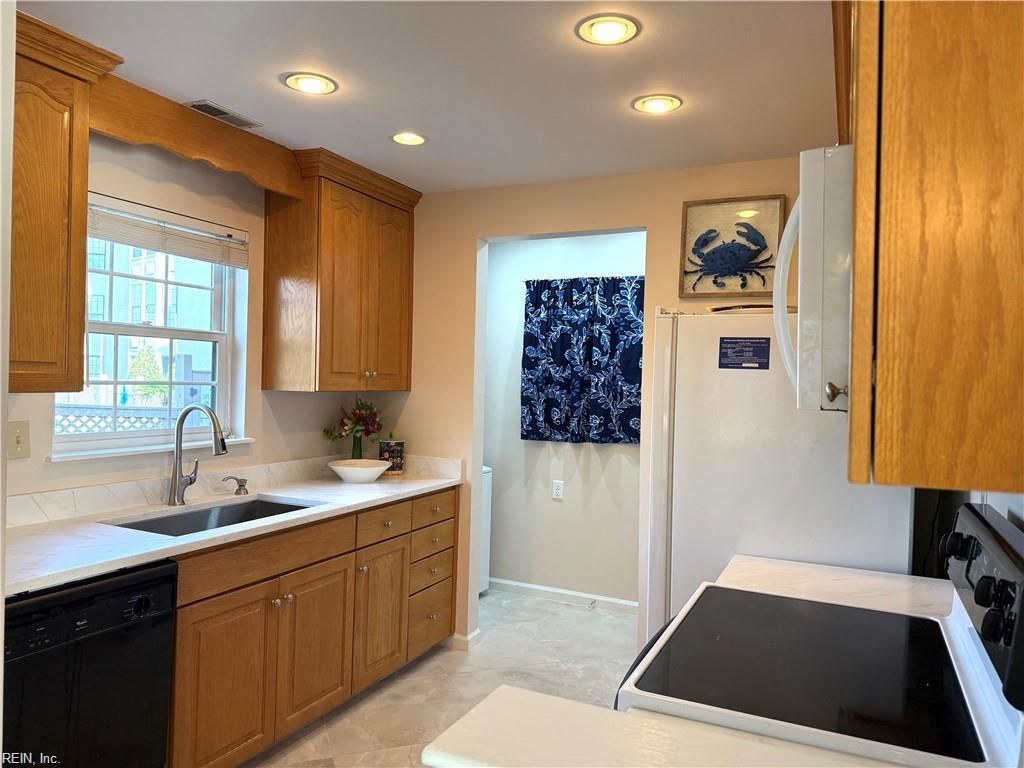 Photo of 411 Harbour Point #102, Virginia Beach, VA 23451 (MLS # 10644246)