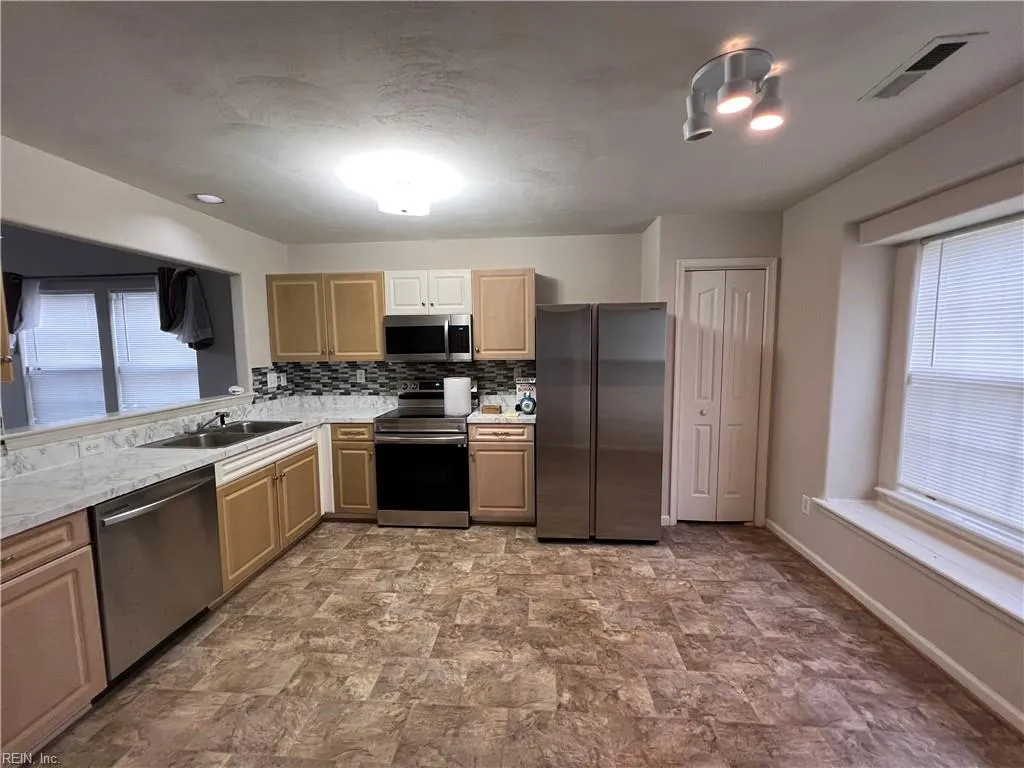 Suffolk, Virginia 23435, United States, 3 Bedrooms Bedrooms, ,3 BathroomsBathrooms,Residential,Active,153902