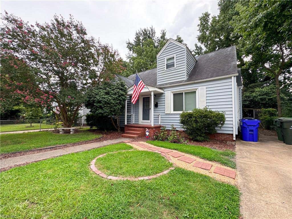 Photo of 409 E Lorengo Avenue, Norfolk, VA 23503 (MLS # 10649422)