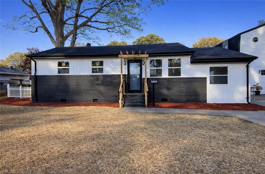 Photo of 1203 Baskerville Lane, Portsmouth, VA 23701 (MLS # 10627760)