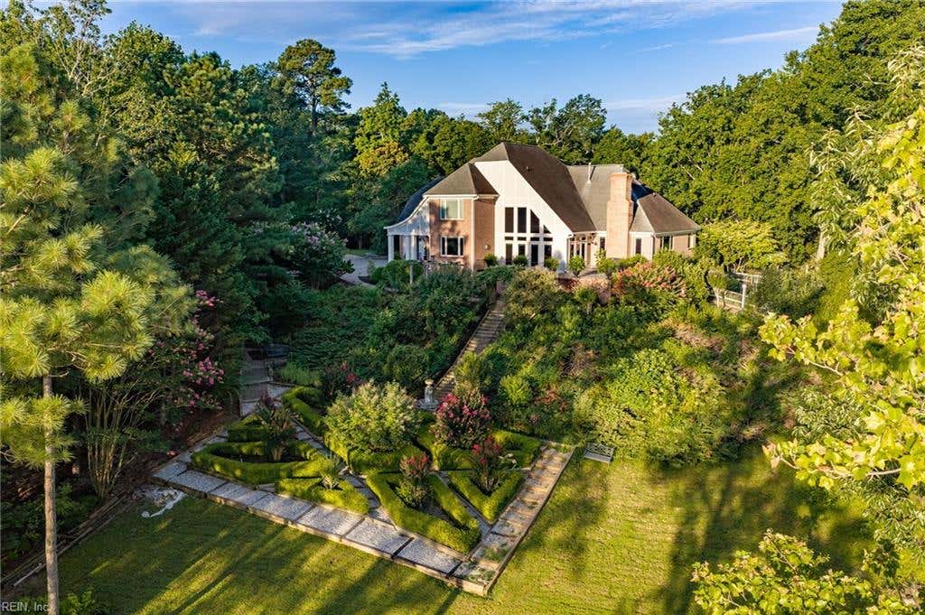 Photo of 5217 Ivey Lane, Williamsburg, VA 23188 (MLS # 10647920)