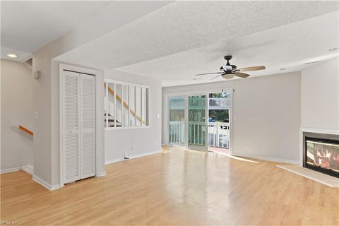 Townhouse in Virginia Beach VA 2234 Vista Circle 6.jpg