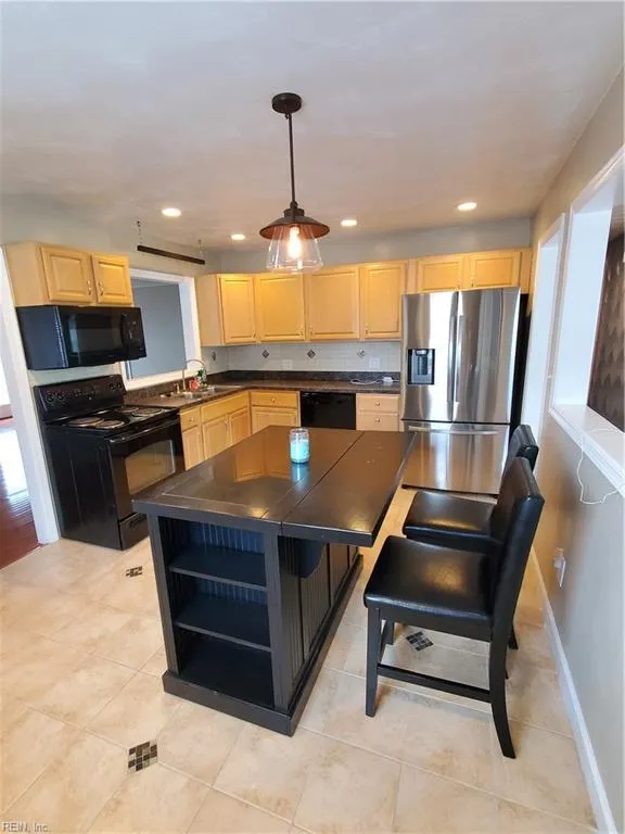 Portsmouth, Virginia 23701, United States, 3 Bedrooms Bedrooms, ,2 BathroomsBathrooms,Residential,Active,118819