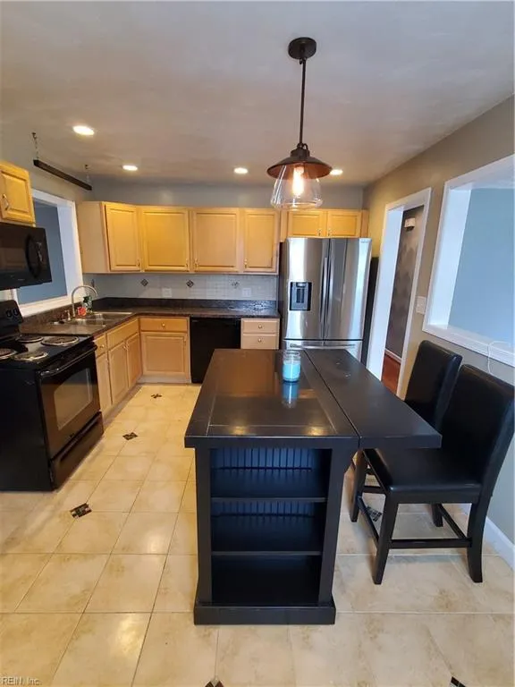 Portsmouth, Virginia 23701, United States, 3 Bedrooms Bedrooms, ,2 BathroomsBathrooms,Residential,Active,118819