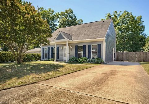Photo of 500 Wyn Drive, Newport News, VA 23608 (MLS # 10633223)