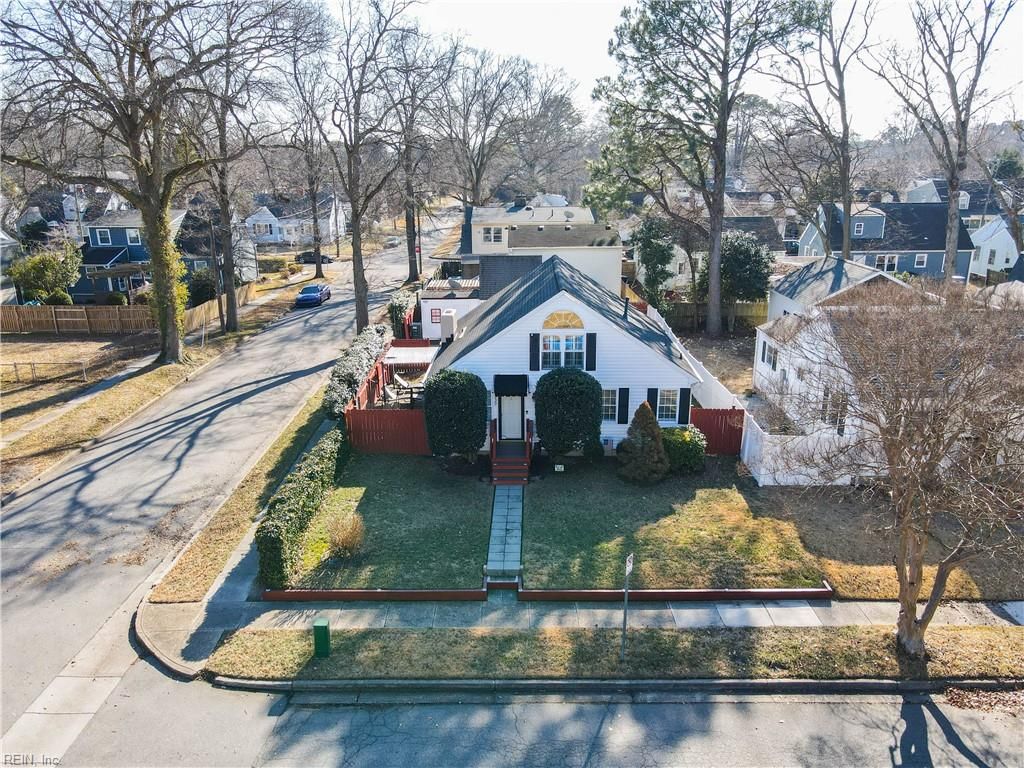 Photo of 339 E Gilpin Avenue, Norfolk, VA 23503 (MLS # 10619900)