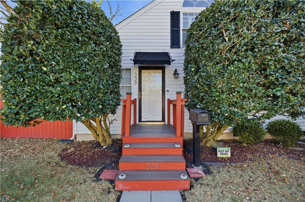 Photo of 339 E Gilpin Avenue, Norfolk, VA 23503 (MLS # 10619900)