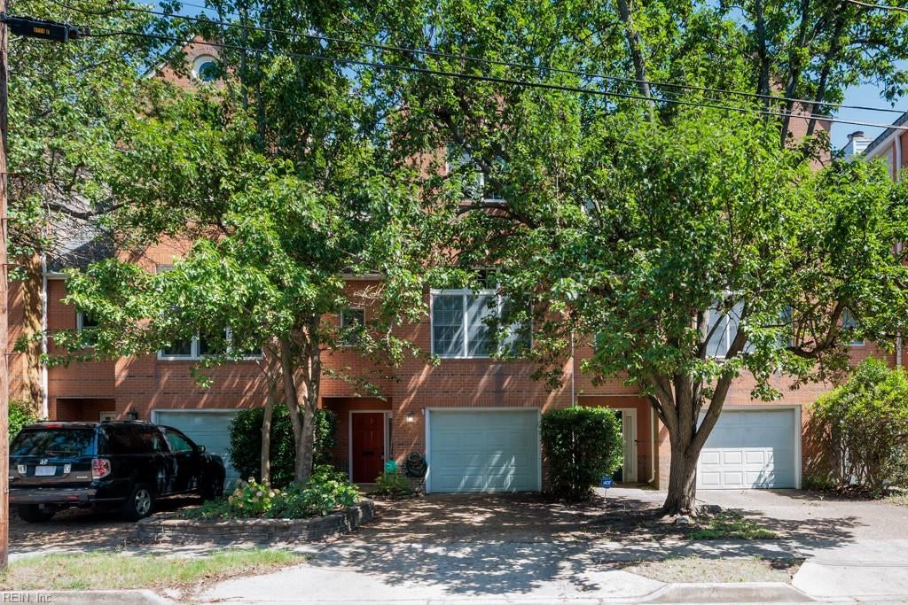Photo of 1606 Pasadena Court, Norfolk, VA 23505 (MLS # 10657115)