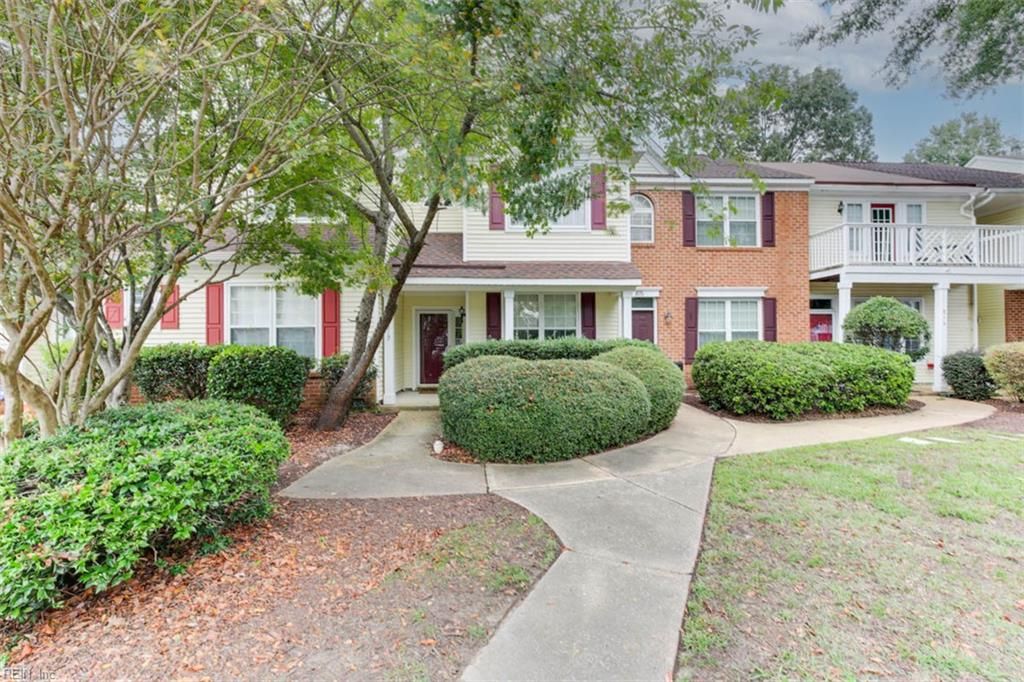 Photo of 817 Oak Springs Court, Newport News, VA 23602 (MLS # 10623043)