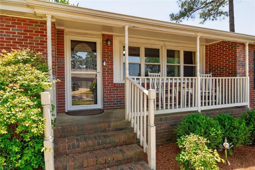 Photo of 901 Melvin Drive, Portsmouth, VA 23701 (MLS # 10631641)