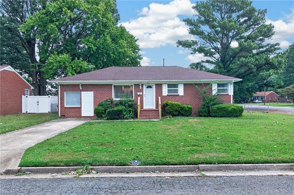 206 CELLARDOOR CT, HAMPTON, VA 23666 - Image bc856c04bb4e367a5b38fa1e15aa959a/2187215612