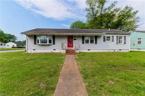 116 Twin Oaks Drive, Hampton, VA 23666 - #: 10578476