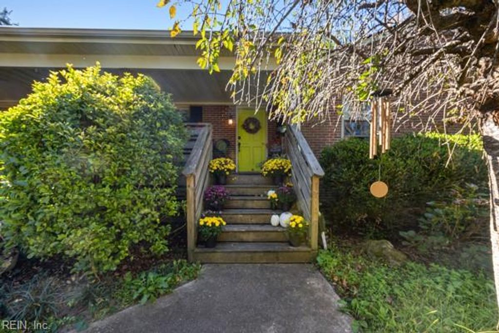 Photo of 157 Verna Street, Franklin, VA 23851 (MLS # 10608991)