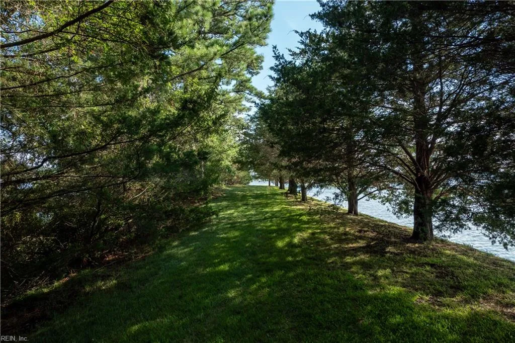 Virginia Beach, Virginia 23451, United States, 5 Bedrooms Bedrooms, ,7 BathroomsBathrooms,Residential,Active,197449