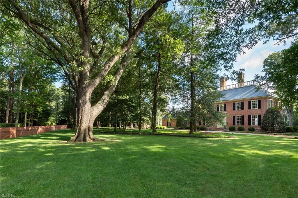 Virginia Beach, Virginia 23451, United States, 5 Bedrooms Bedrooms, ,7 BathroomsBathrooms,Residential,Active,197449