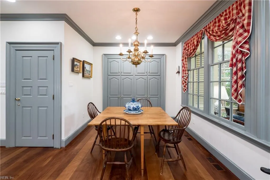 Virginia Beach, Virginia 23451, United States, 5 Bedrooms Bedrooms, ,7 BathroomsBathrooms,Residential,Active,197449